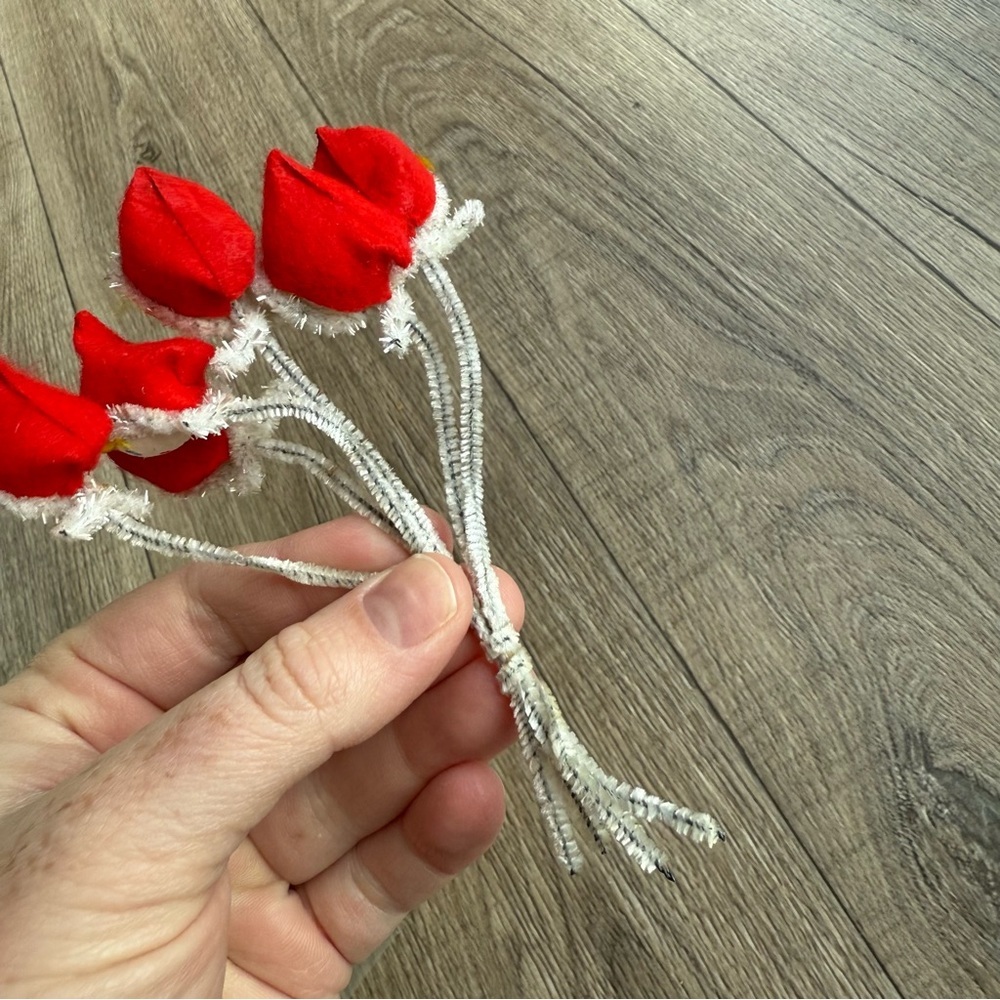 Vintage Santa Pixie Elf spun cotton twist ties LOT 7 Christmas 70s - Picture 6 of 7